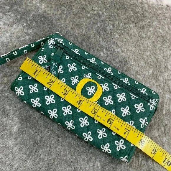 Vera Bradley Oregon Ducks Wristlet - Picture 13 of 13